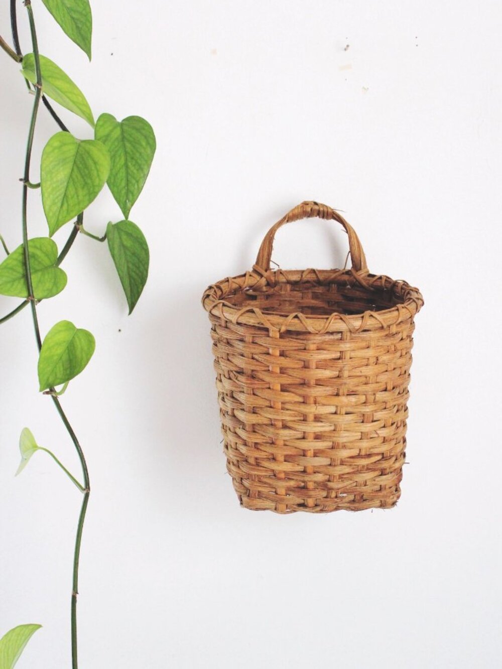 Vintage Hand Woven Wall Hanging Basket Pocket Splint Wood Farmhouse Rustic Boho